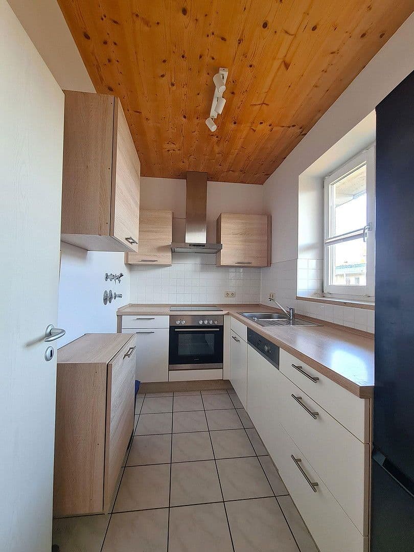 Prenájom bytu 4-izbový 115 m², Lincolnstraße 6a, Augsburg, Bavorsko Prenájom bytu 4-izbový 115 m², Lincolnstraße 6a, Augsburg, Bavorsko