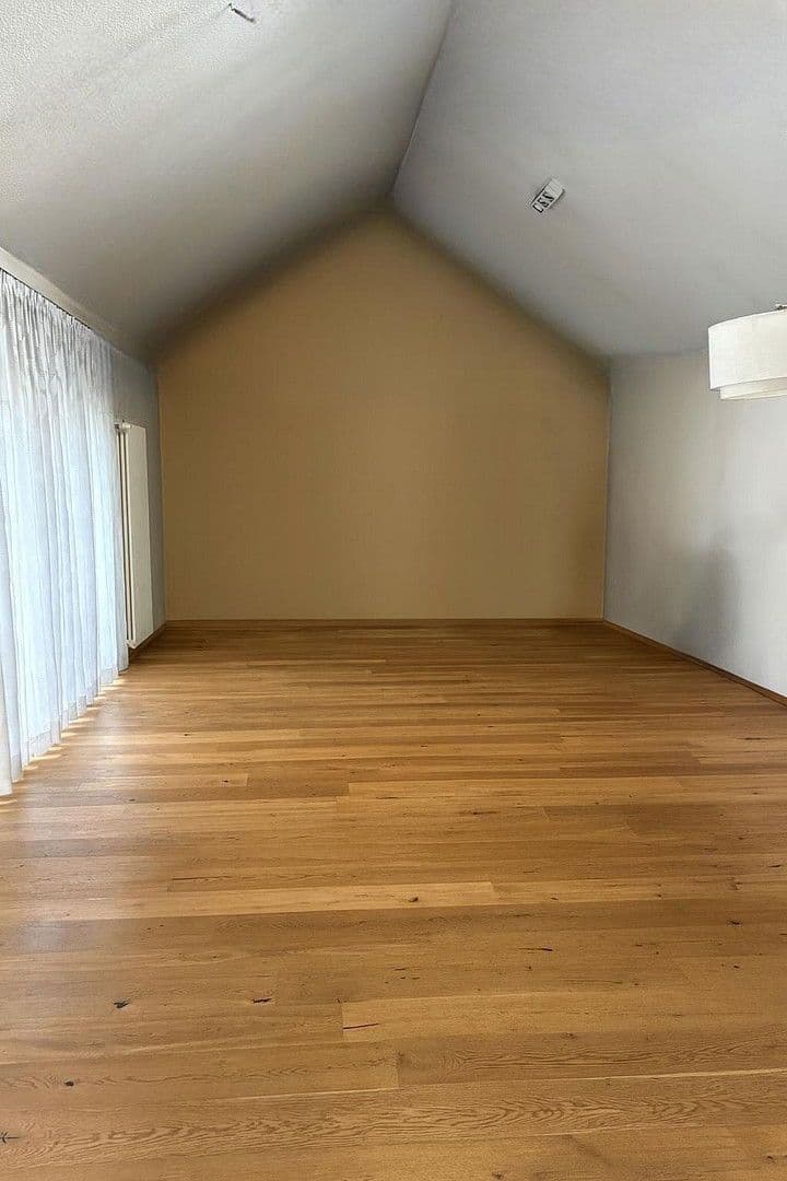 Prenájom bytu 3-izbový 150 m², Ludwigshafen am Rhein, Porýnie-Falcko Prenájom bytu 3-izbový 150 m², Ludwigshafen am Rhein, Porýnie-Falcko