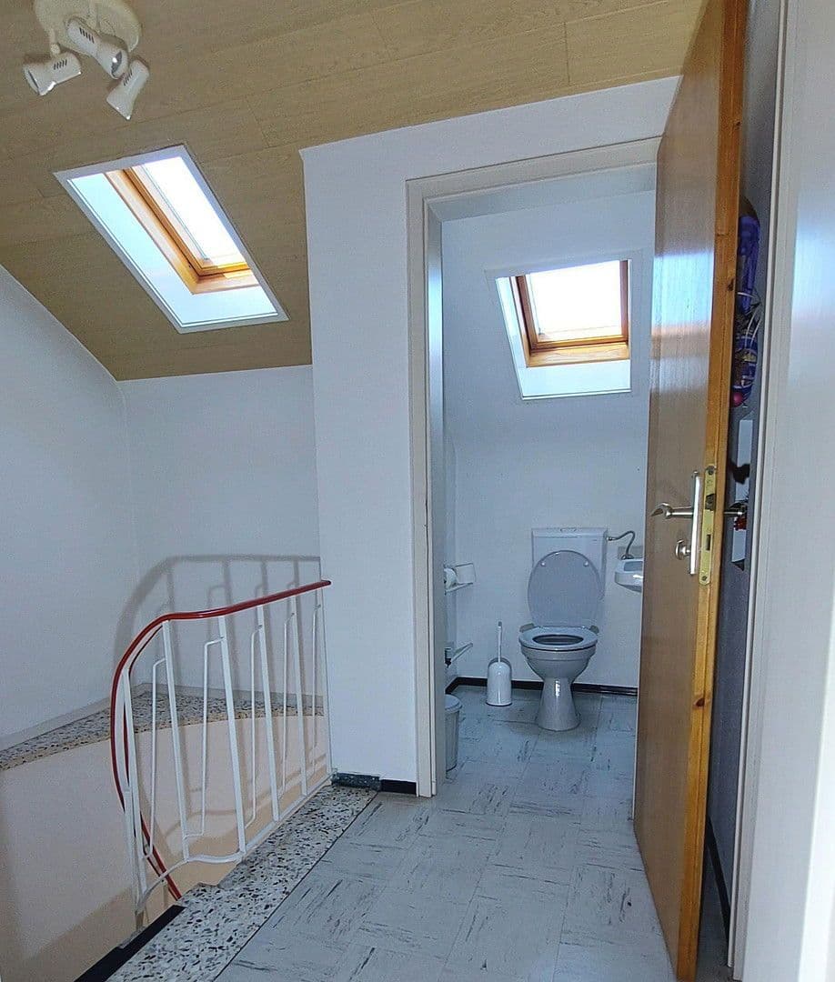 Predaj domu 128 m², pozemek 265 m², Fichtenhain 8, Göppingen, Bádensko-Wurttembersko Predaj domu 128 m², pozemek 265 m², Fichtenhain 8, Göppingen, Bádensko-Wurttembersko