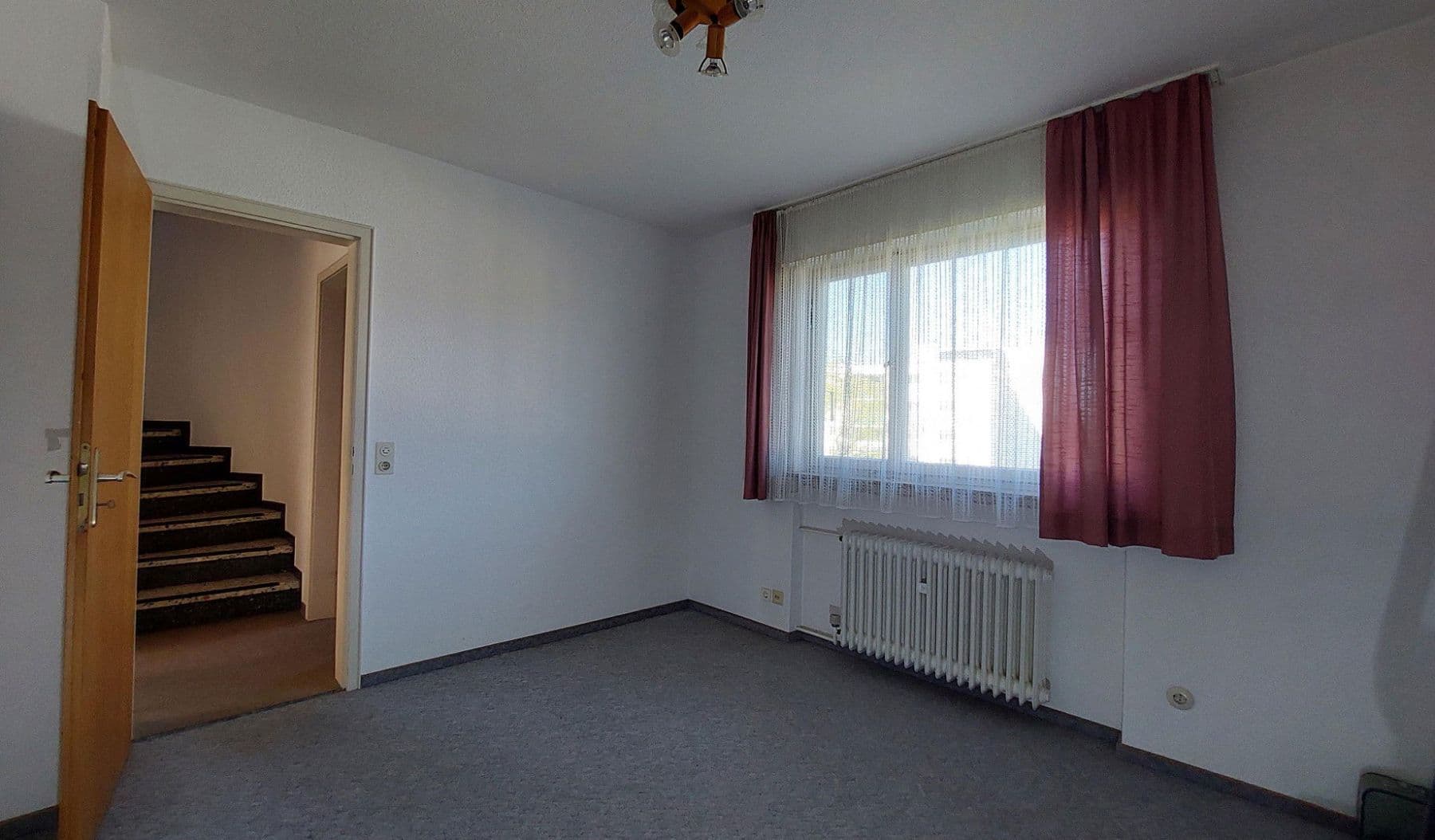 Predaj domu 128 m², pozemek 265 m², Fichtenhain 8, Göppingen, Bádensko-Wurttembersko Predaj domu 128 m², pozemek 265 m², Fichtenhain 8, Göppingen, Bádensko-Wurttembersko