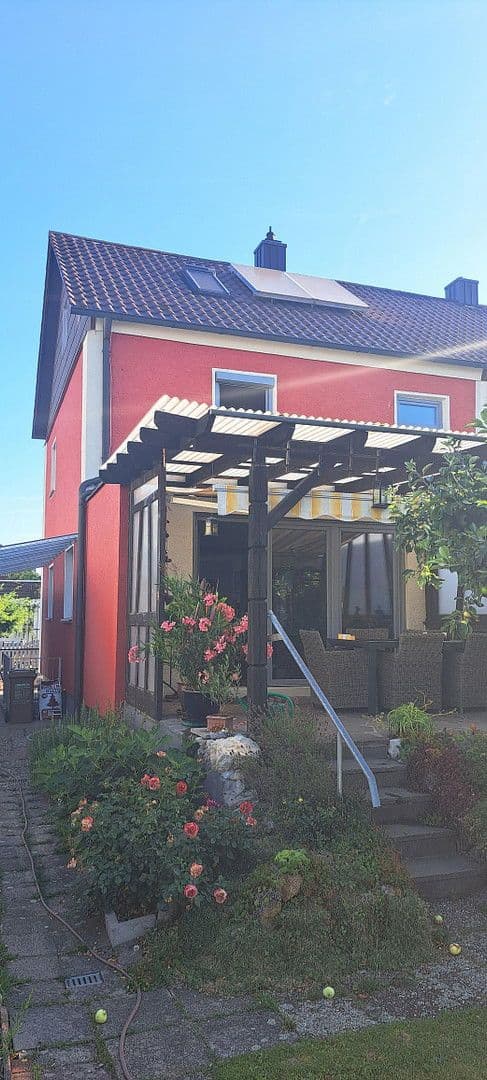 Predaj domu 129 m², pozemek 458 m², Dr. Heiss Straße, 32, Straubing, Bavorsko Predaj domu 129 m², pozemek 458 m², Dr. Heiss Straße, 32, Straubing, Bavorsko