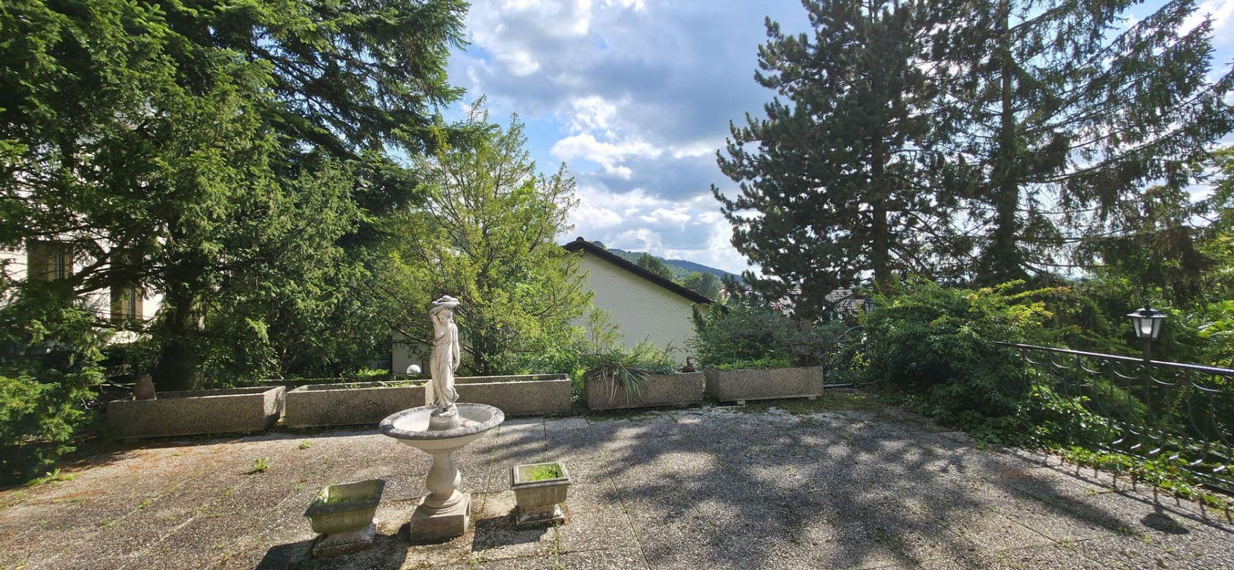 Predaj domu 330 m², pozemek 1.066 m², Riedstadt, Hesensko Predaj domu 330 m², pozemek 1.066 m², Riedstadt, Hesensko