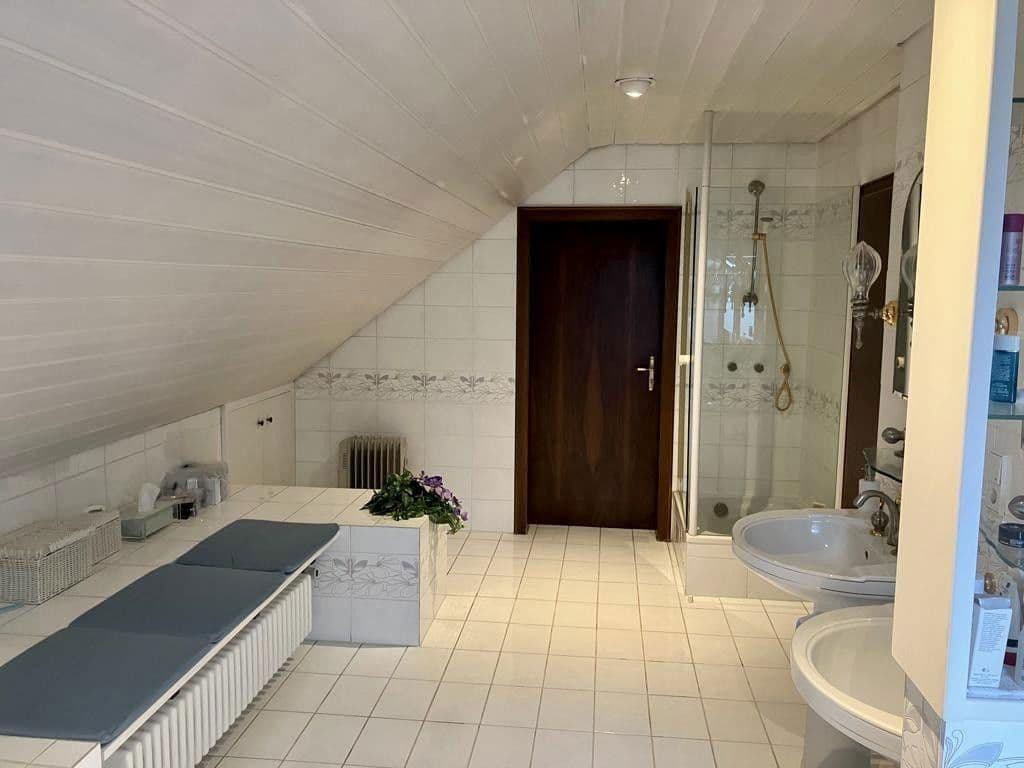 Predaj domu 330 m², pozemek 1.066 m², Riedstadt, Hesensko Predaj domu 330 m², pozemek 1.066 m², Riedstadt, Hesensko