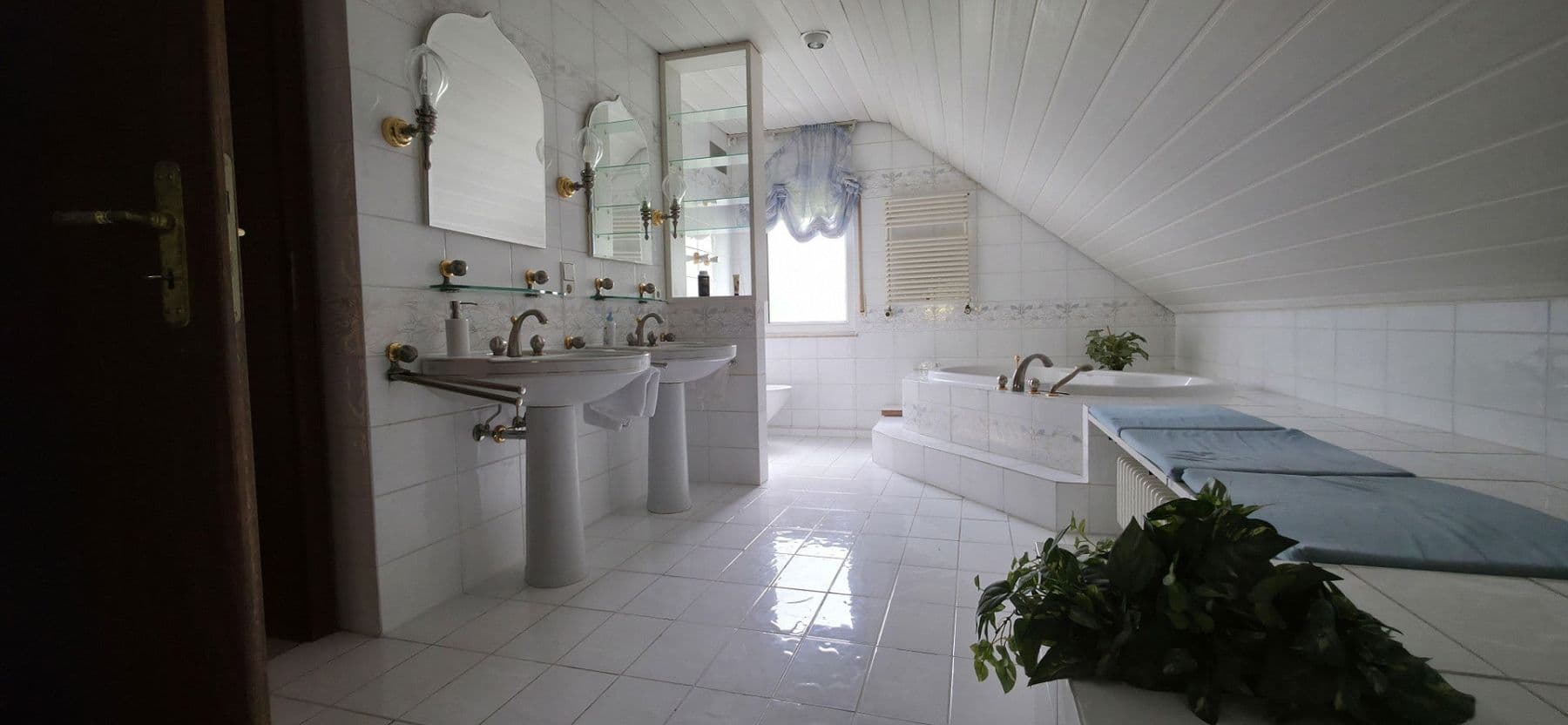 Predaj domu 330 m², pozemek 1.066 m², Riedstadt, Hesensko Predaj domu 330 m², pozemek 1.066 m², Riedstadt, Hesensko