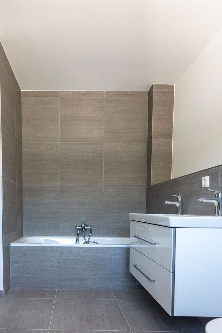 Predaj domu 150 m², pozemek 368 m², Waldblickstr. 30, Simbach, Bavorsko Predaj domu 150 m², pozemek 368 m², Waldblickstr. 30, Simbach, Bavorsko