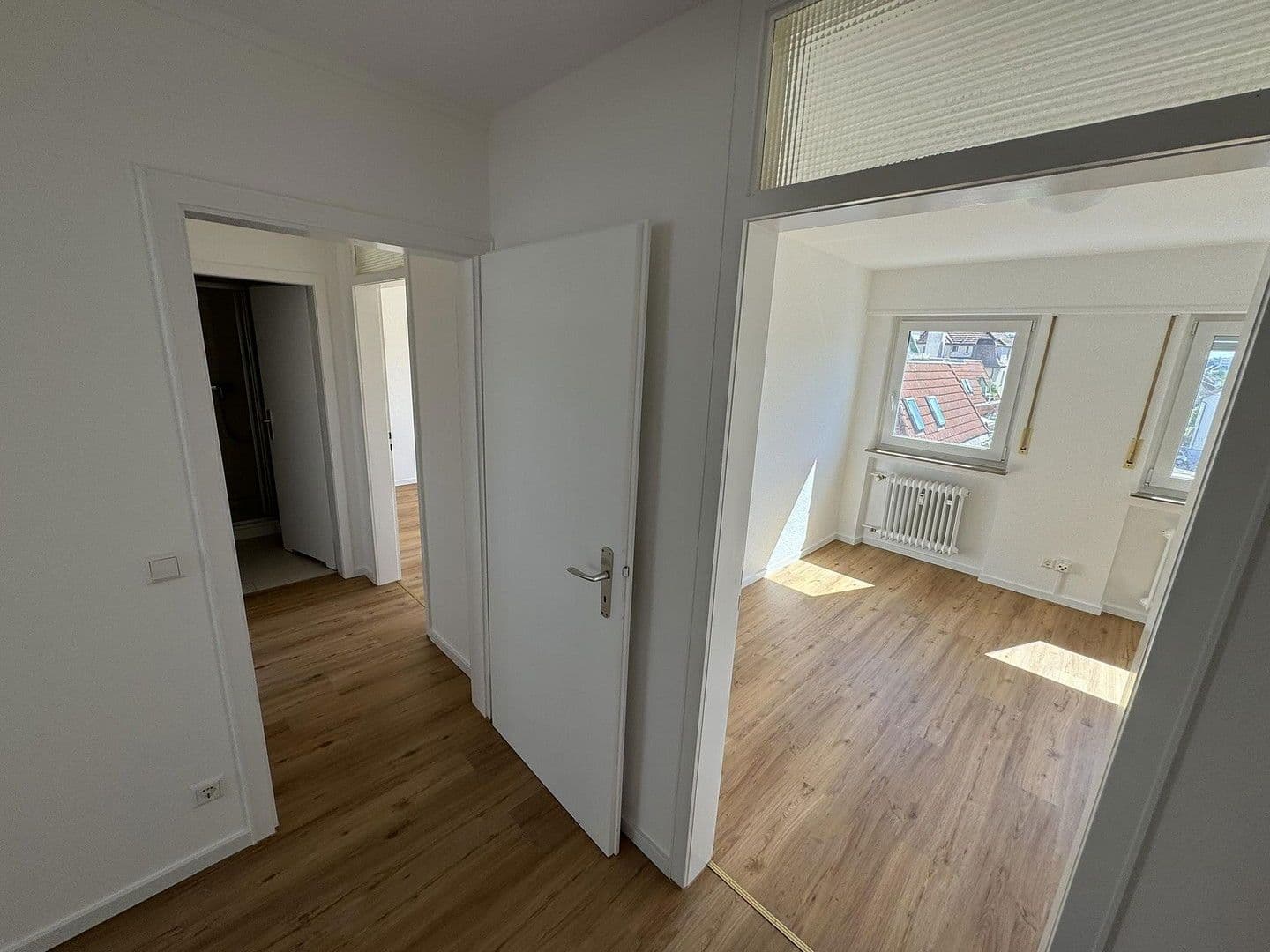 Prenájom bytu 3-izbový 72 m², Stuttgart, Bádensko-Wurttembersko Prenájom bytu 3-izbový 72 m², Stuttgart, Bádensko-Wurttembersko