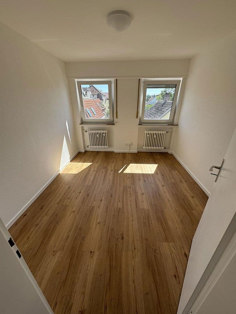 Prenájom bytu 3-izbový 72 m², Stuttgart, Bádensko-Wurttembersko Prenájom bytu 3-izbový 72 m², Stuttgart, Bádensko-Wurttembersko