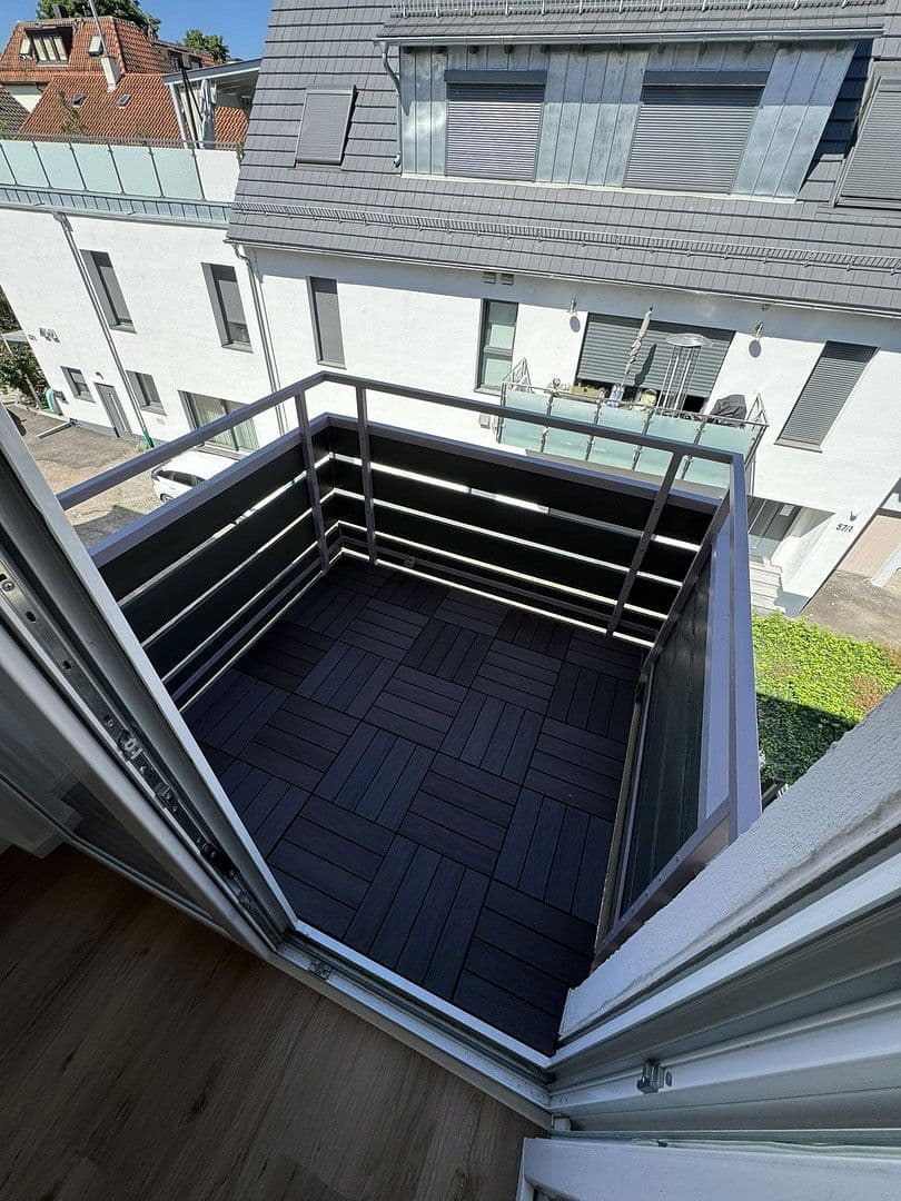 Prenájom bytu 3-izbový 72 m², Stuttgart, Bádensko-Wurttembersko Prenájom bytu 3-izbový 72 m², Stuttgart, Bádensko-Wurttembersko