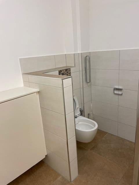 Prenájom bytu 3-izbový 91 m², Holthusenstrasse 40, Hamburg, Hamburg Prenájom bytu 3-izbový 91 m², Holthusenstrasse 40, Hamburg, Hamburg