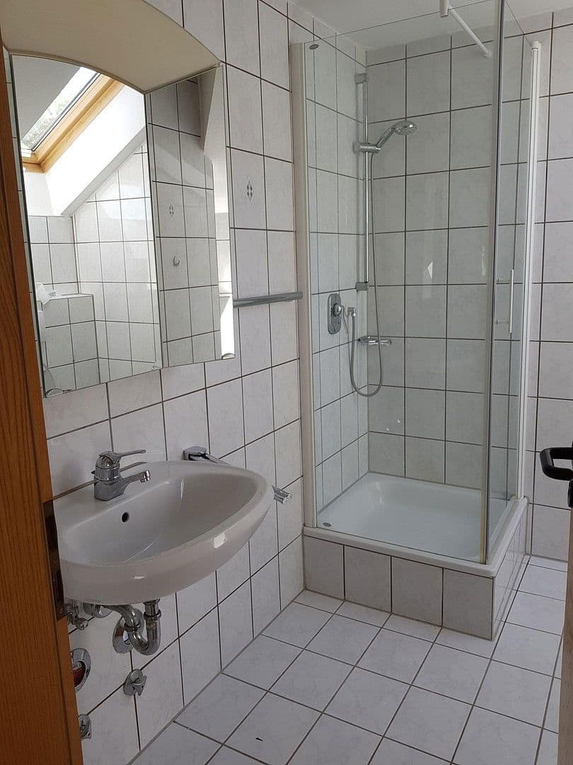 Prenájom bytu 2-izbový 50 m², Gerlingen, Bádensko-Wurttembersko Prenájom bytu 2-izbový 50 m², Gerlingen, Bádensko-Wurttembersko