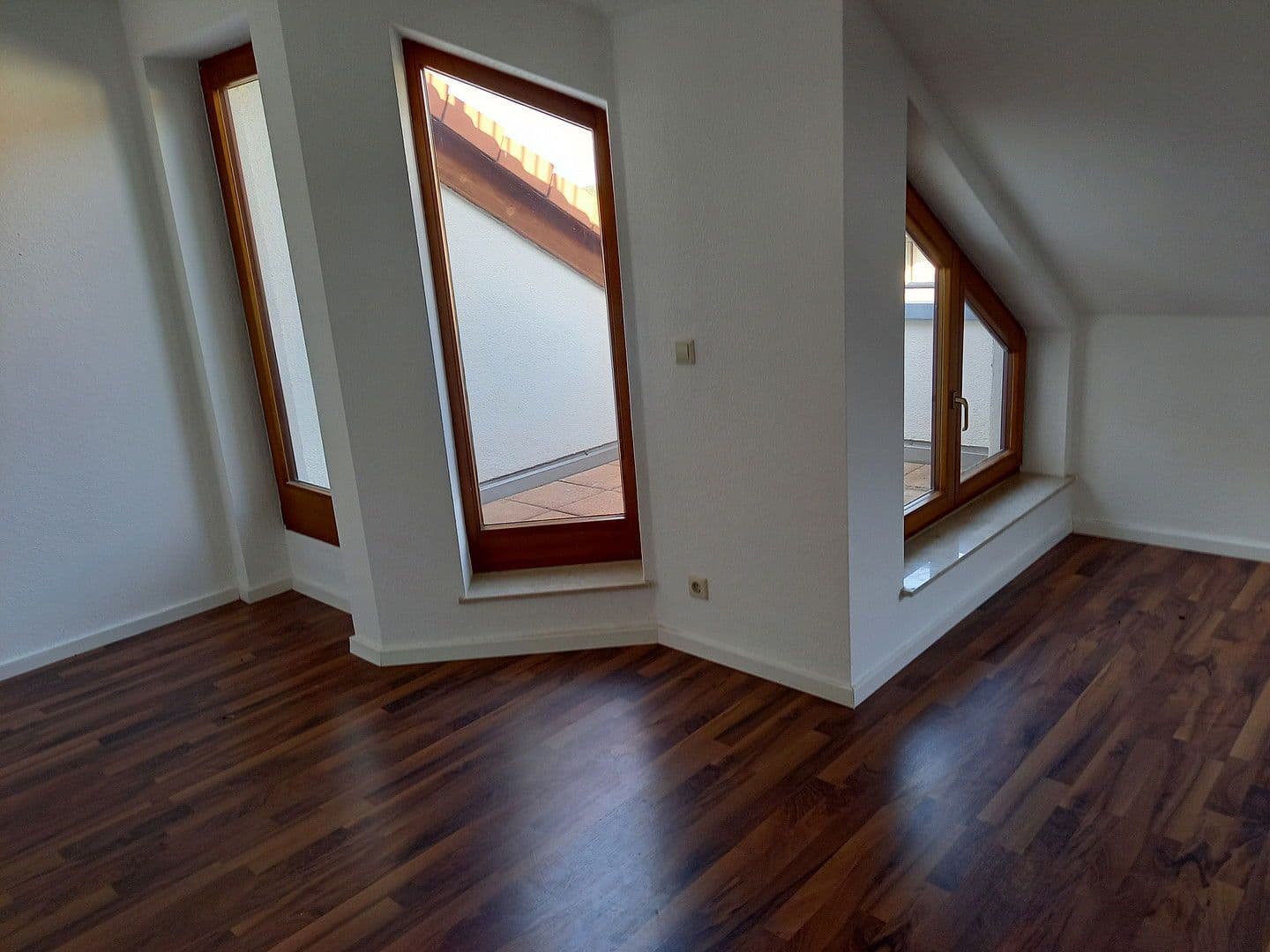 Prenájom bytu 2-izbový 50 m², Gerlingen, Bádensko-Wurttembersko Prenájom bytu 2-izbový 50 m², Gerlingen, Bádensko-Wurttembersko