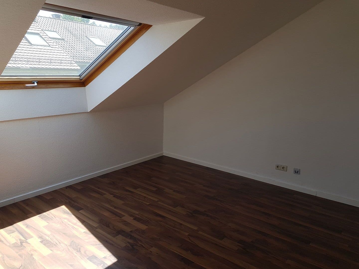 Prenájom bytu 2-izbový 50 m², Gerlingen, Bádensko-Wurttembersko Prenájom bytu 2-izbový 50 m², Gerlingen, Bádensko-Wurttembersko