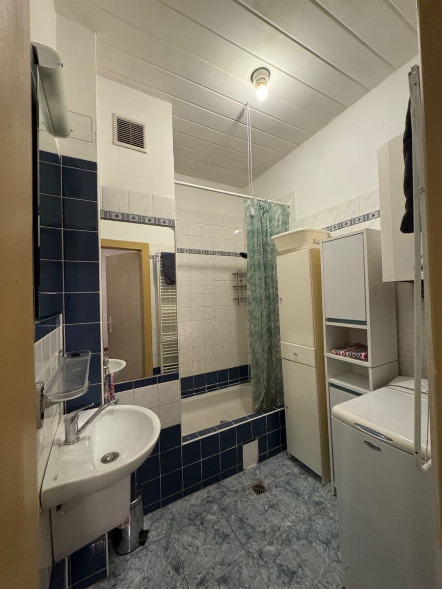 Prenájom bytu 3-izbový 62 m², Kvačalova, Ružinov, Bratislavský kraj Prenájom bytu 3-izbový 62 m², Kvačalova, Ružinov, Bratislavský kraj