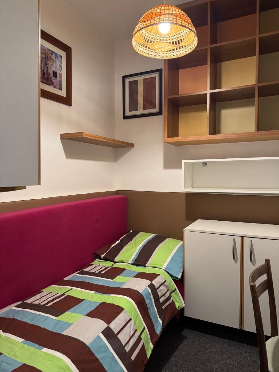 Prenájom bytu 3-izbový 62 m², Kvačalova, Ružinov, Bratislavský kraj Prenájom bytu 3-izbový 62 m², Kvačalova, Ružinov, Bratislavský kraj