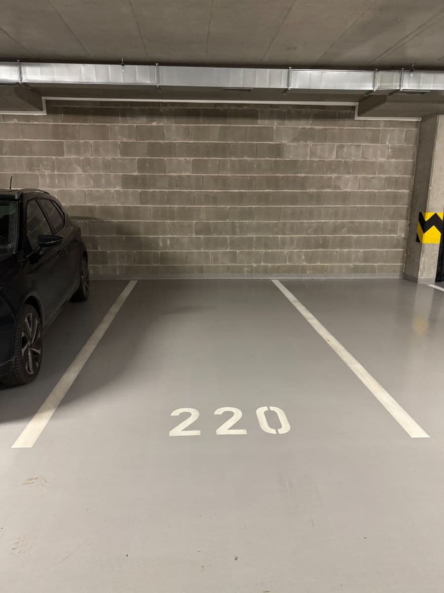 Prenájom garáže 13 m², Kardausova, Praha, Praha Prenájom garáže 13 m², Kardausova, Praha, Praha