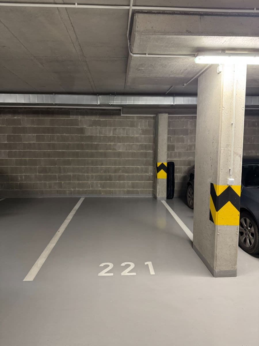 Prenájom garáže 13 m², Kardausova, Praha, Praha Prenájom garáže 13 m², Kardausova, Praha, Praha