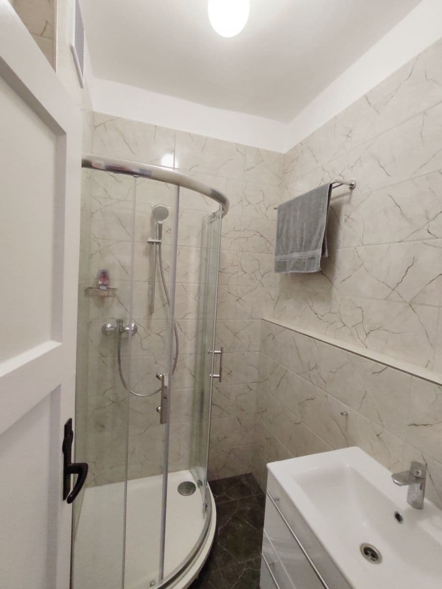 Prenájom bytu 2-izbový 61 m², Bělohorská, Praha, Praha Prenájom bytu 2-izbový 61 m², Bělohorská, Praha, Praha