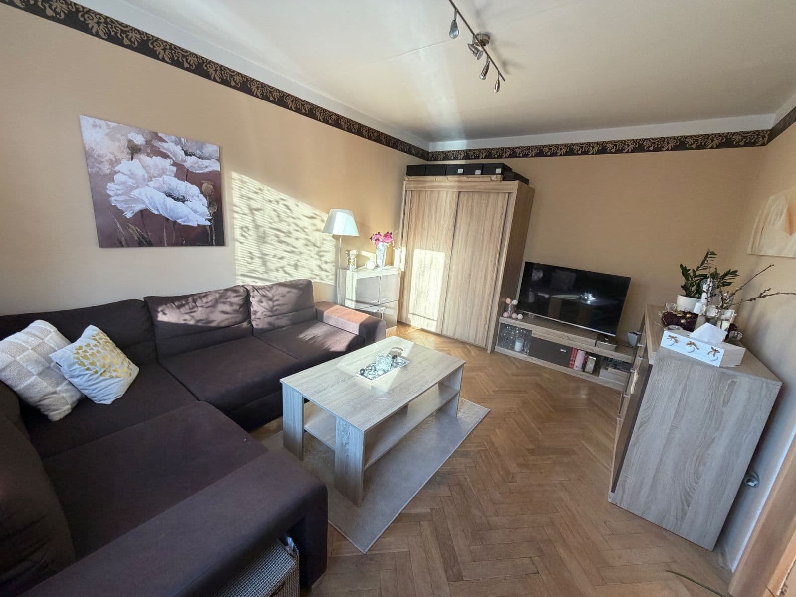Predaj bytu 2-izbový 50 m², Maďarská, Karlovy Vary, Karlovarský kraj Predaj bytu 2-izbový 50 m², Maďarská, Karlovy Vary, Karlovarský kraj