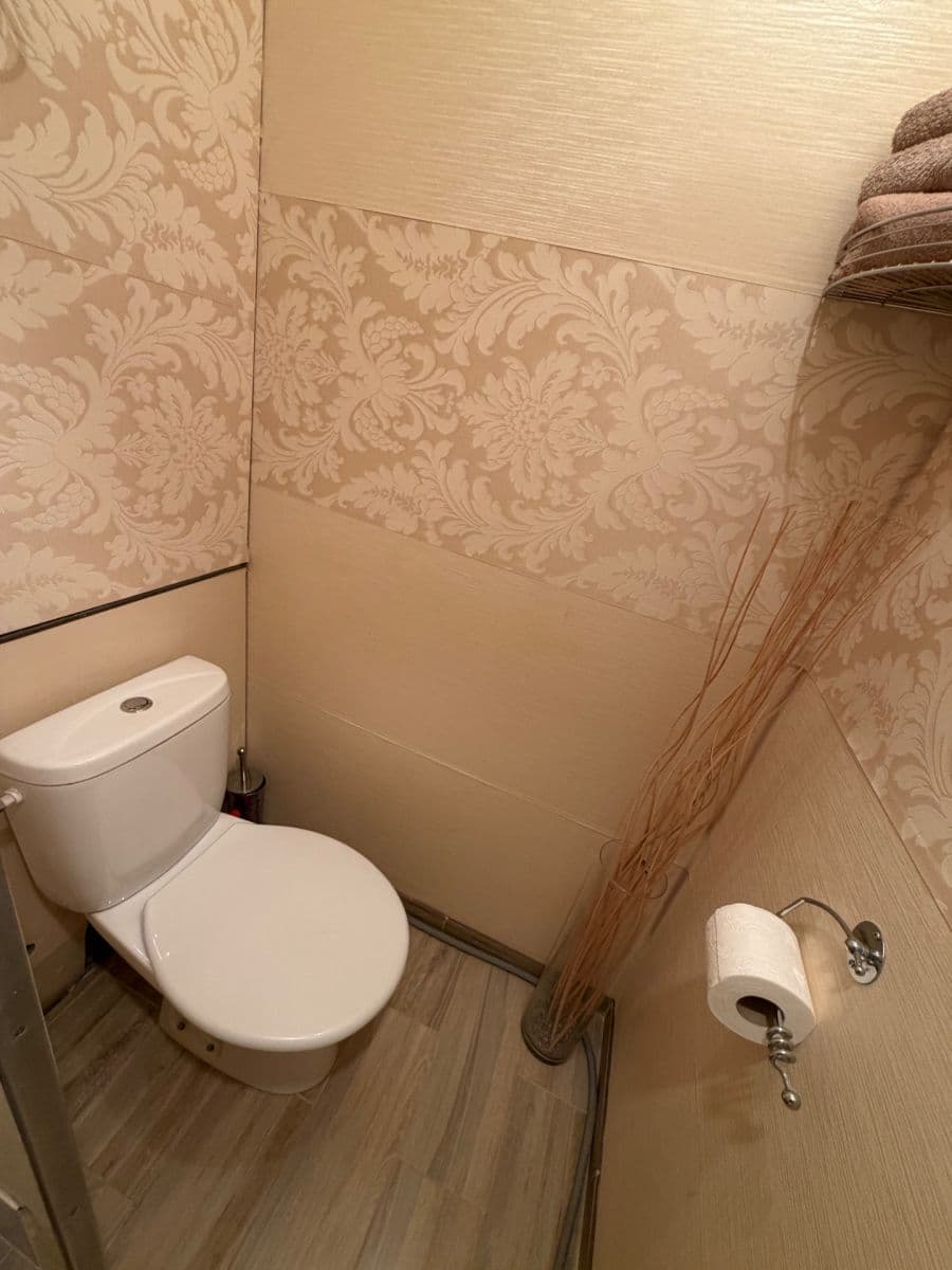 Predaj bytu 2-izbový 50 m², Maďarská, Karlovy Vary, Karlovarský kraj Predaj bytu 2-izbový 50 m², Maďarská, Karlovy Vary, Karlovarský kraj