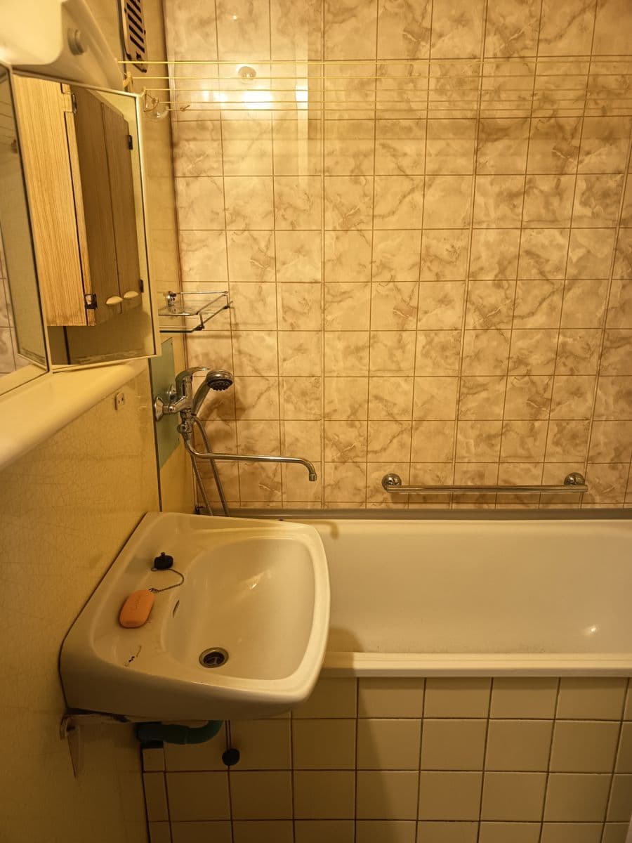 Predaj bytu 3-izbový 74 m², Frýdlantská, Frýdek-Místek, Moravskoslezský kraj Predaj bytu 3-izbový 74 m², Frýdlantská, Frýdek-Místek, Moravskoslezský kraj