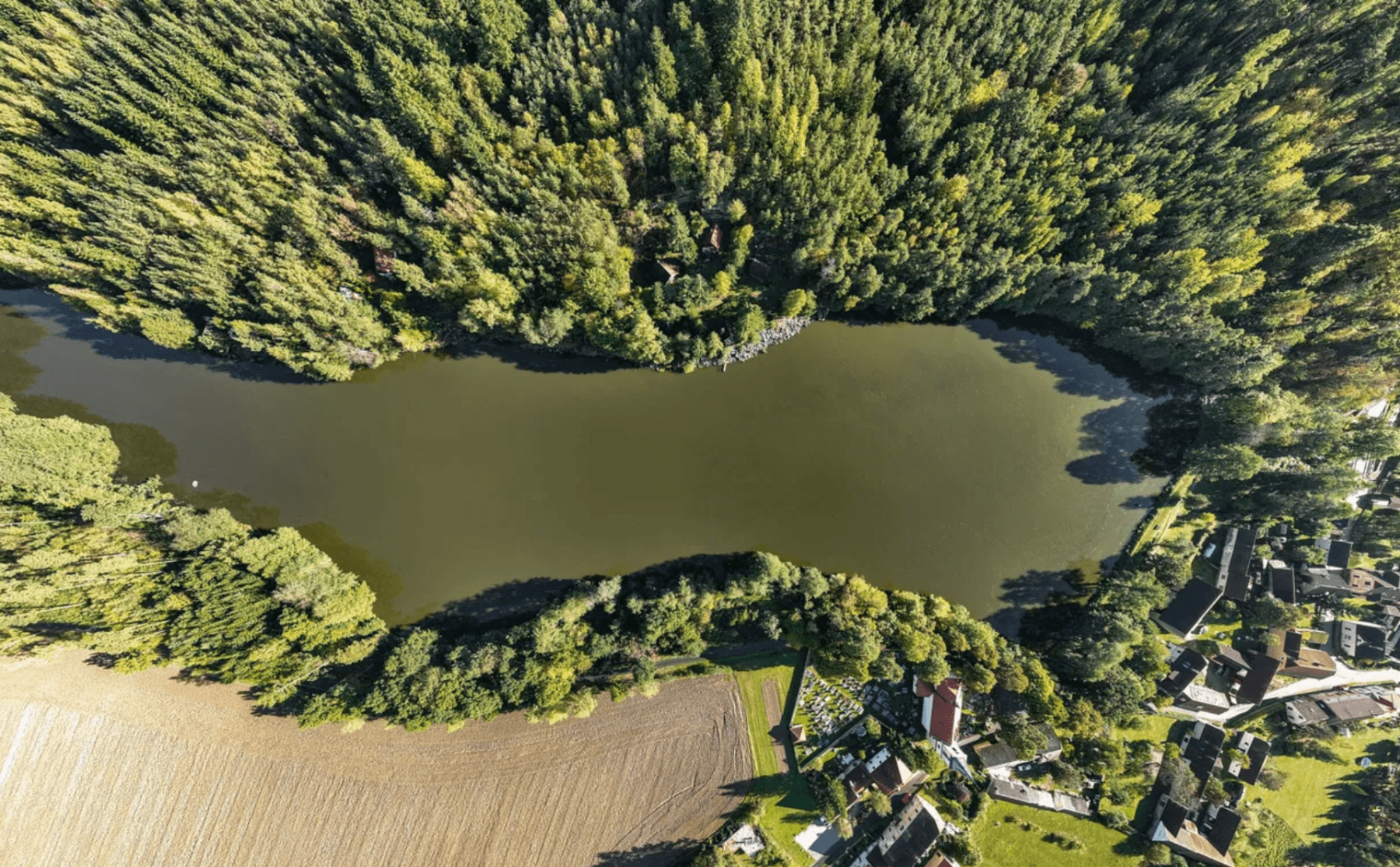 Predaj pozemku 70.499 m², Uzeničky, Jihočeský kraj Predaj pozemku 70.499 m², Uzeničky, Jihočeský kraj