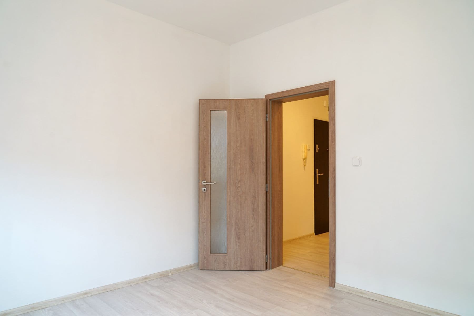 Prenájom bytu 2-izbový 60 m², S. K. Neumanna, Ostrov, Karlovarský kraj Prenájom bytu 2-izbový 60 m², S. K. Neumanna, Ostrov, Karlovarský kraj