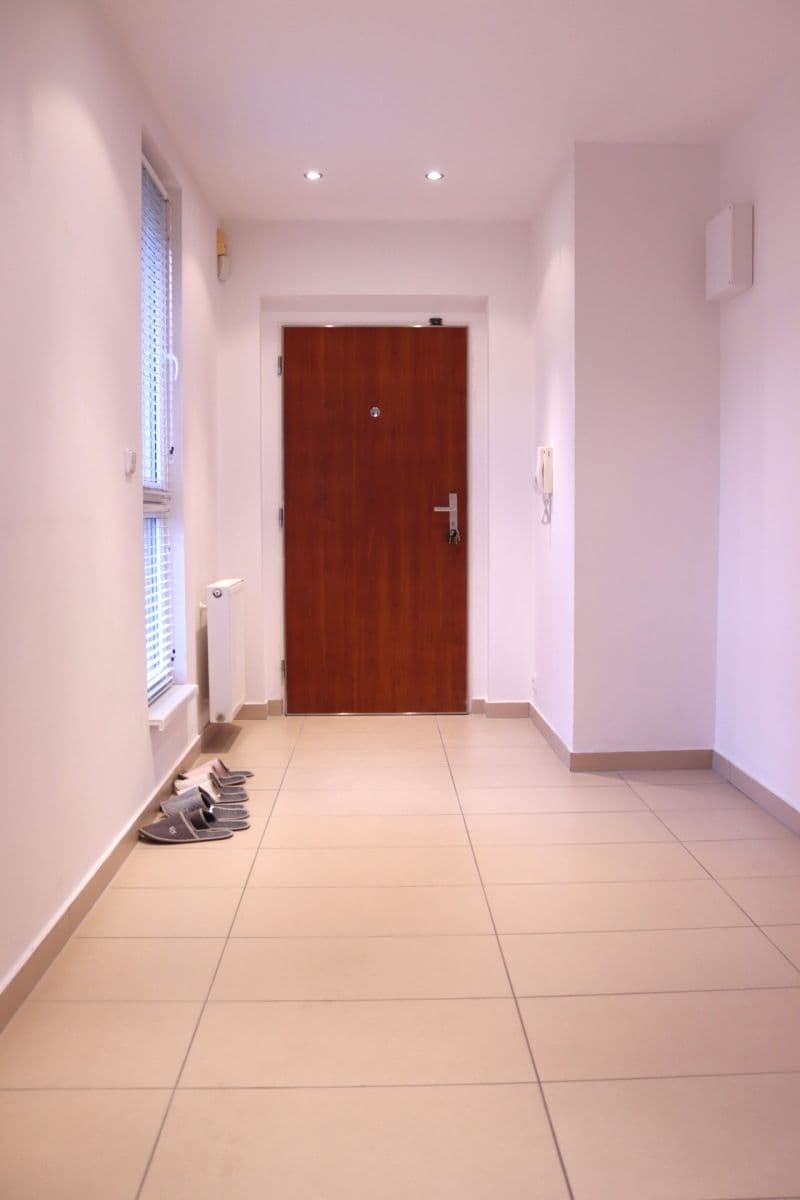 Prenájom bytu 3-izbový 88 m², Radouňova, Praha, Praha Prenájom bytu 3-izbový 88 m², Radouňova, Praha, Praha