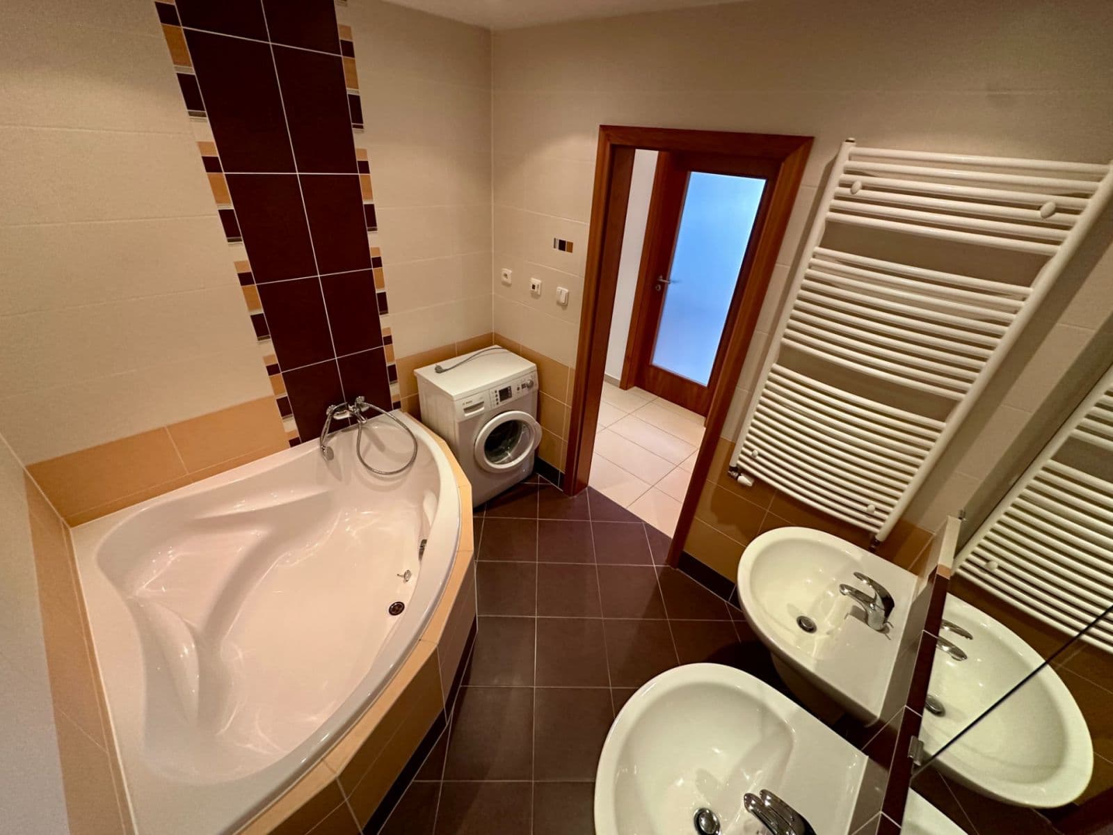 Prenájom bytu 3-izbový 88 m², Radouňova, Praha, Praha Prenájom bytu 3-izbový 88 m², Radouňova, Praha, Praha