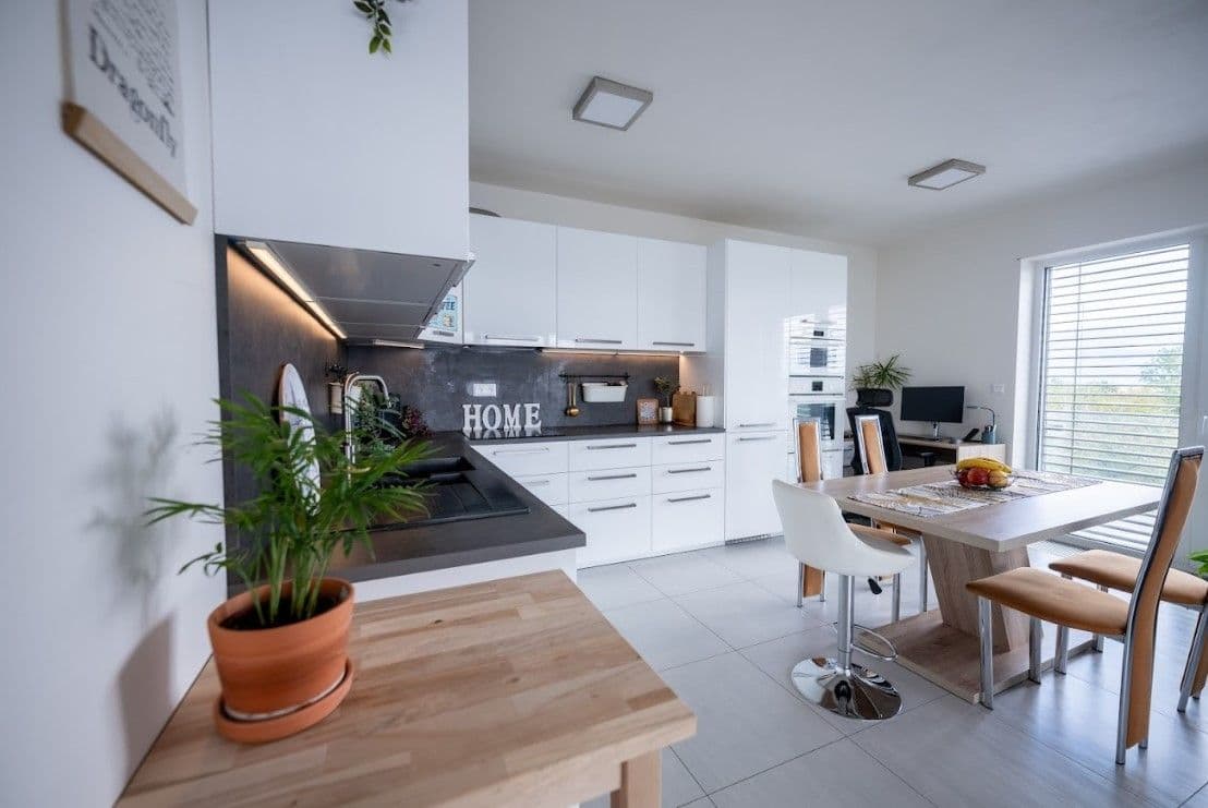 Predaj bytu 3-izbový 97 m², Menšíkova, Brno, Jihomoravský kraj Predaj bytu 3-izbový 97 m², Menšíkova, Brno, Jihomoravský kraj