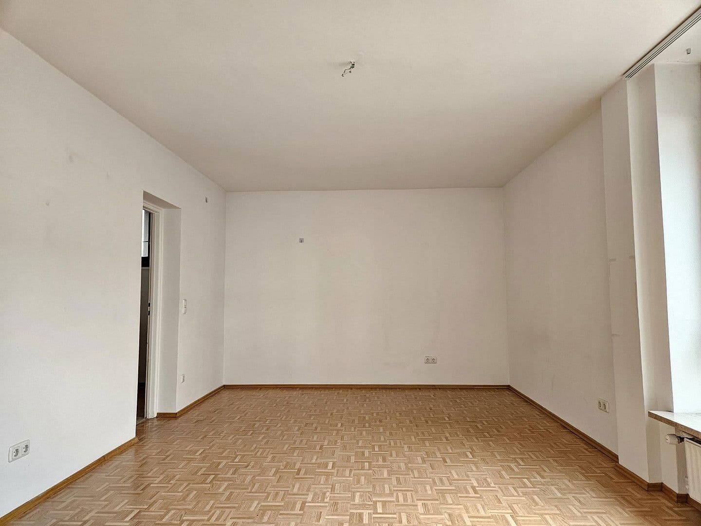 Prenájom bytu 1-izbový 37 m², Luisenstraße 60, München, Bavorsko Prenájom bytu 1-izbový 37 m², Luisenstraße 60, München, Bavorsko