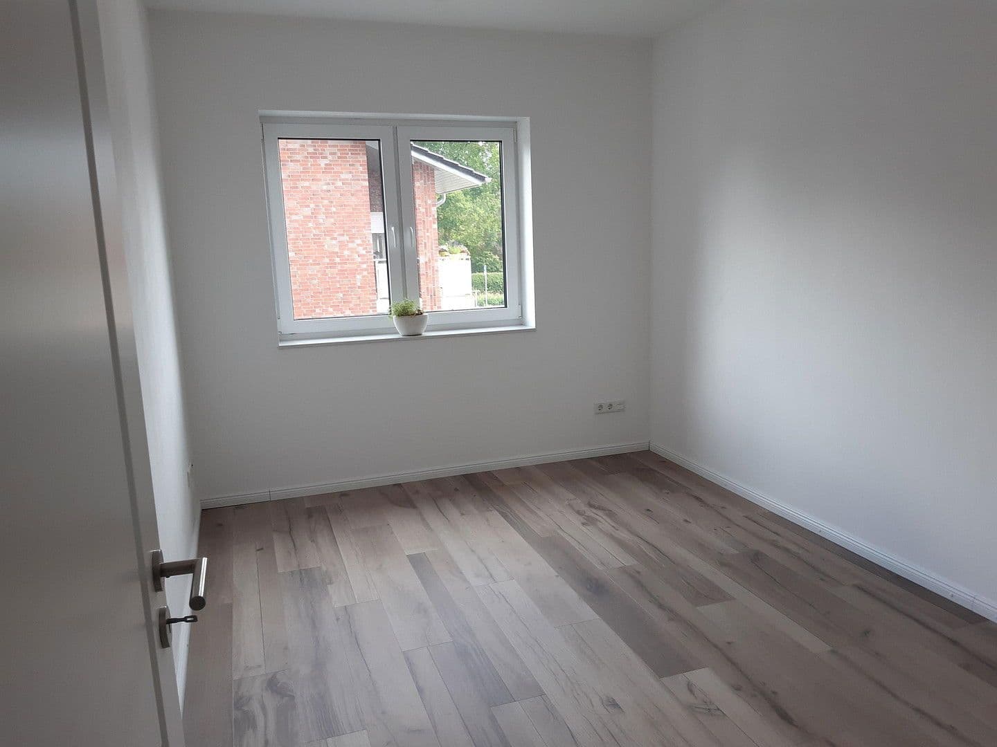 Prenájom bytu 3-izbový 95 m², Weener, Dolné Sasko Prenájom bytu 3-izbový 95 m², Weener, Dolné Sasko
