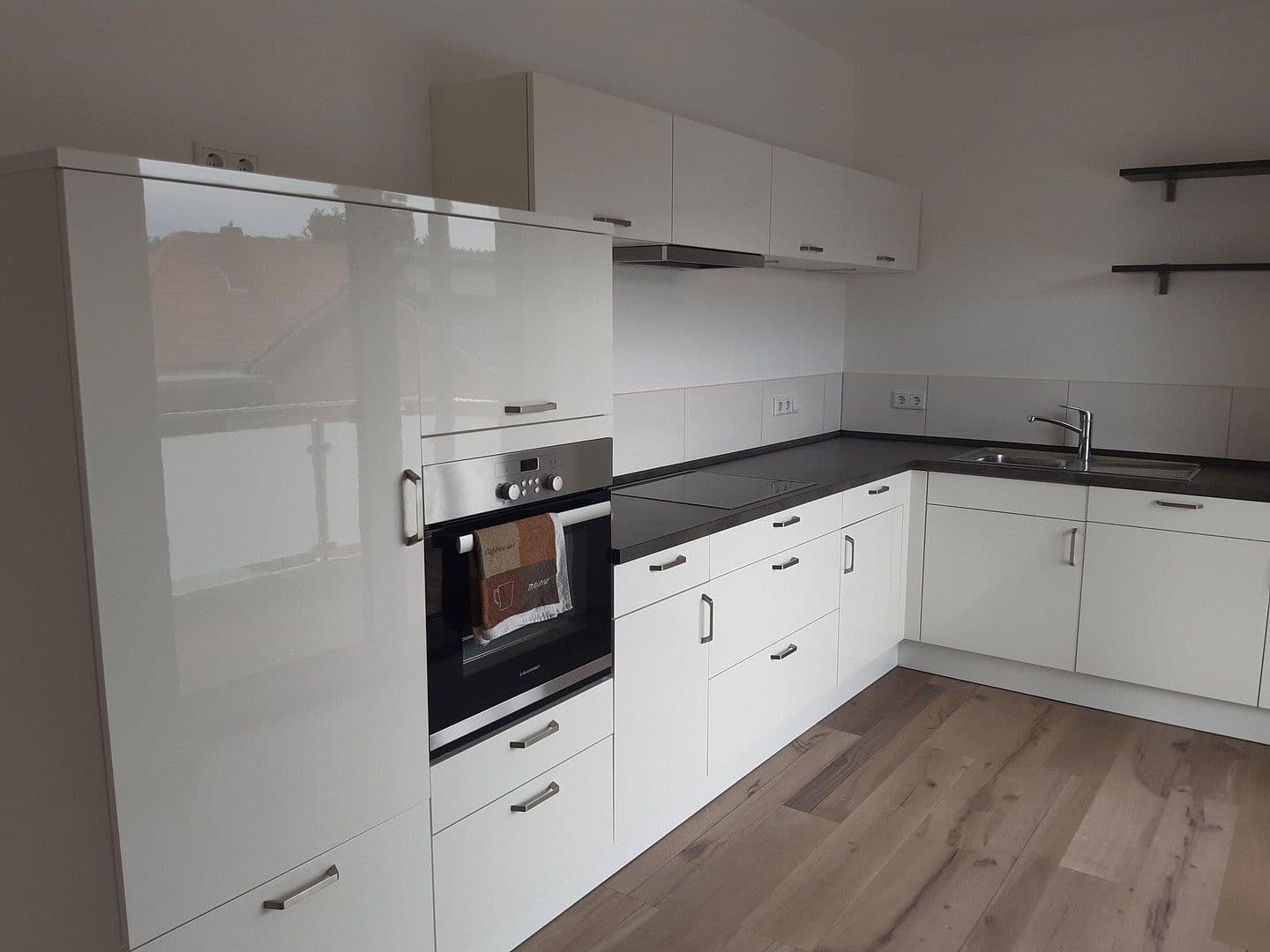 Prenájom bytu 3-izbový 95 m², Weener, Dolné Sasko Prenájom bytu 3-izbový 95 m², Weener, Dolné Sasko