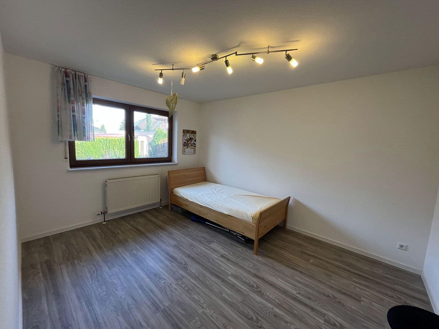 Predaj domu 252 m², pozemek 536 m², Neckarwestheim, Bádensko-Wurttembersko Predaj domu 252 m², pozemek 536 m², Neckarwestheim, Bádensko-Wurttembersko