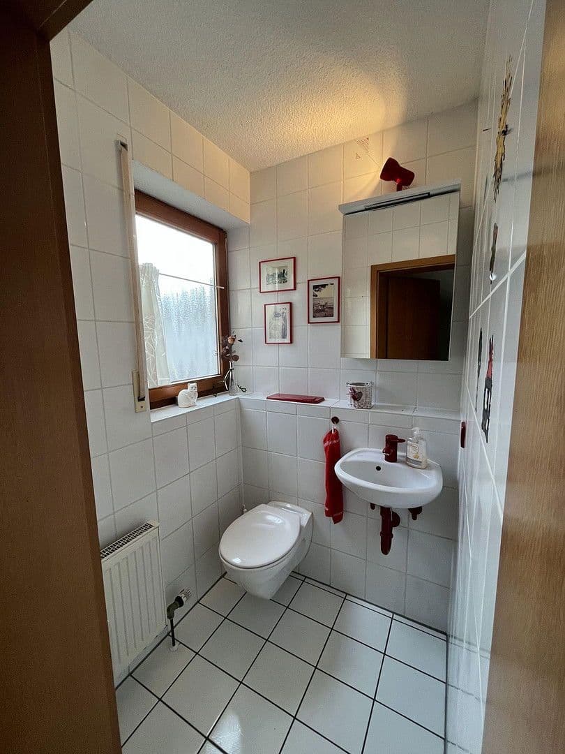 Predaj domu 252 m², pozemek 536 m², Neckarwestheim, Bádensko-Wurttembersko Predaj domu 252 m², pozemek 536 m², Neckarwestheim, Bádensko-Wurttembersko