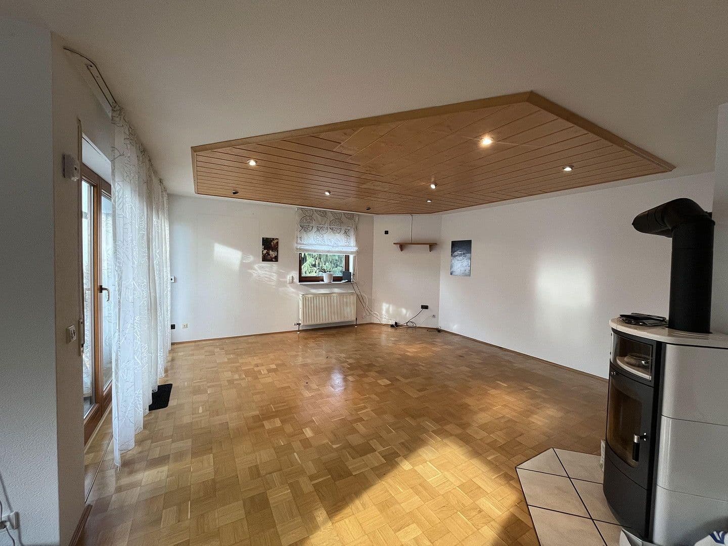 Predaj domu 252 m², pozemek 536 m², Neckarwestheim, Bádensko-Wurttembersko Predaj domu 252 m², pozemek 536 m², Neckarwestheim, Bádensko-Wurttembersko