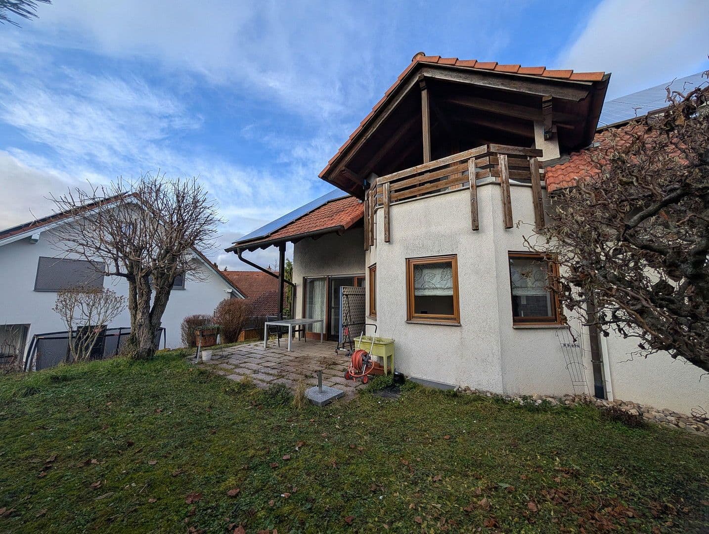 Predaj domu 252 m², pozemek 536 m², Neckarwestheim, Bádensko-Wurttembersko Predaj domu 252 m², pozemek 536 m², Neckarwestheim, Bádensko-Wurttembersko