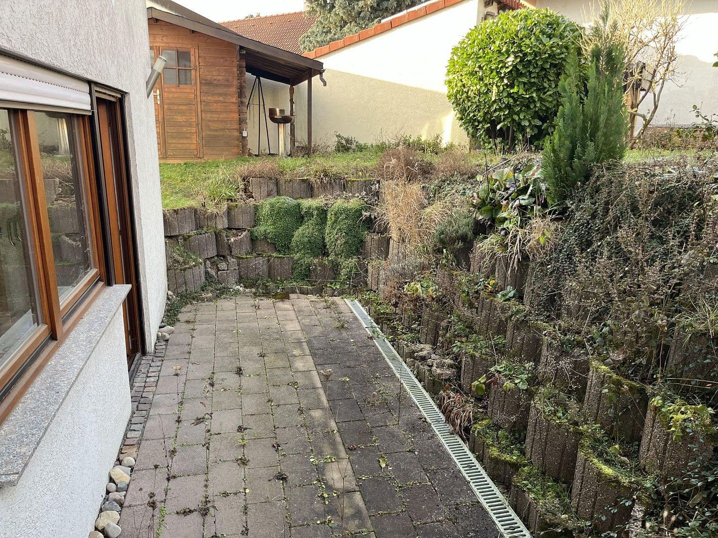 Predaj domu 252 m², pozemek 536 m², Neckarwestheim, Bádensko-Wurttembersko Predaj domu 252 m², pozemek 536 m², Neckarwestheim, Bádensko-Wurttembersko