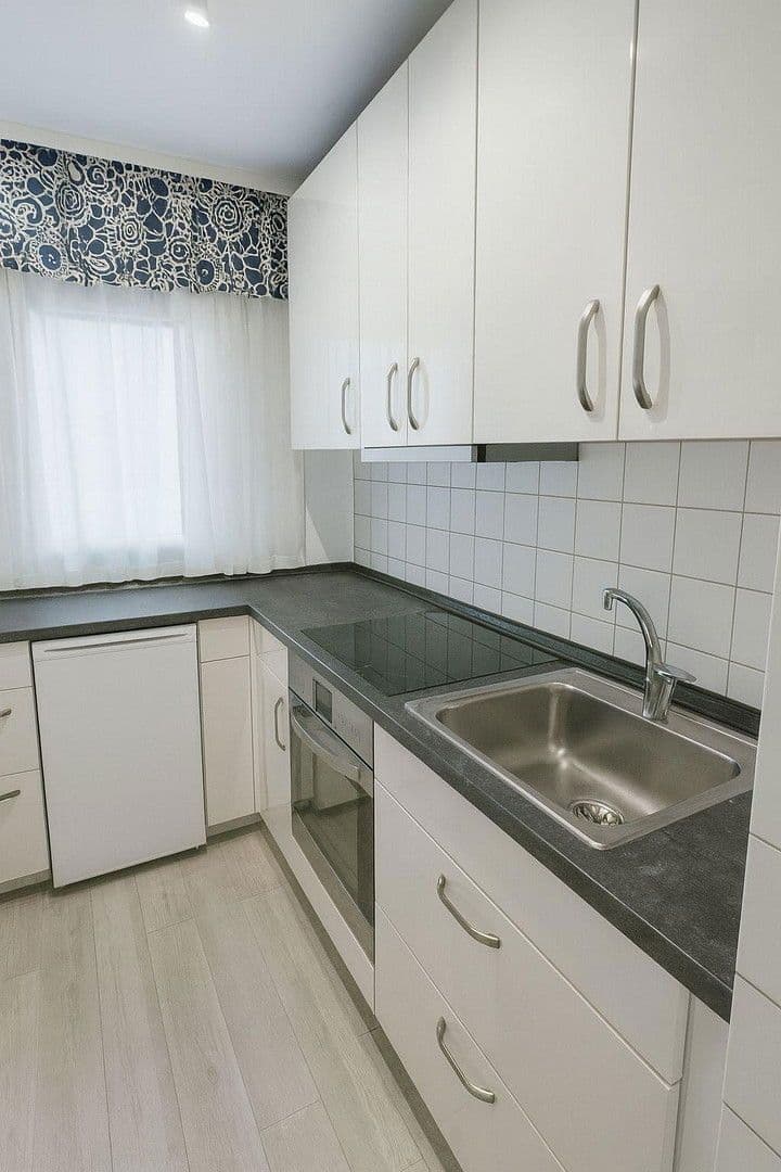 Prenájom bytu 2-izbový 47 m², Sindelfingen, Bádensko-Wurttembersko Prenájom bytu 2-izbový 47 m², Sindelfingen, Bádensko-Wurttembersko