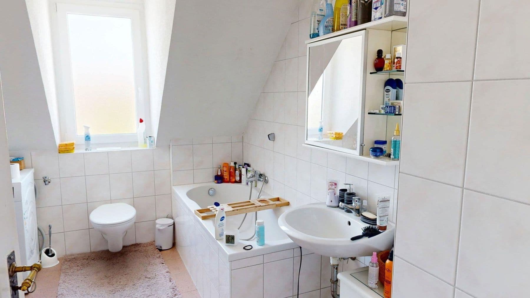 Predaj domu 223 m², pozemek 116 m², Scheuernbergstrasse, Pforzheim, Bádensko-Wurttembersko Predaj domu 223 m², pozemek 116 m², Scheuernbergstrasse, Pforzheim, Bádensko-Wurttembersko