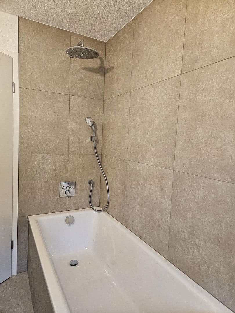 Predaj domu 153 m², pozemek 196 m², Seelbach, Bádensko-Wurttembersko Predaj domu 153 m², pozemek 196 m², Seelbach, Bádensko-Wurttembersko