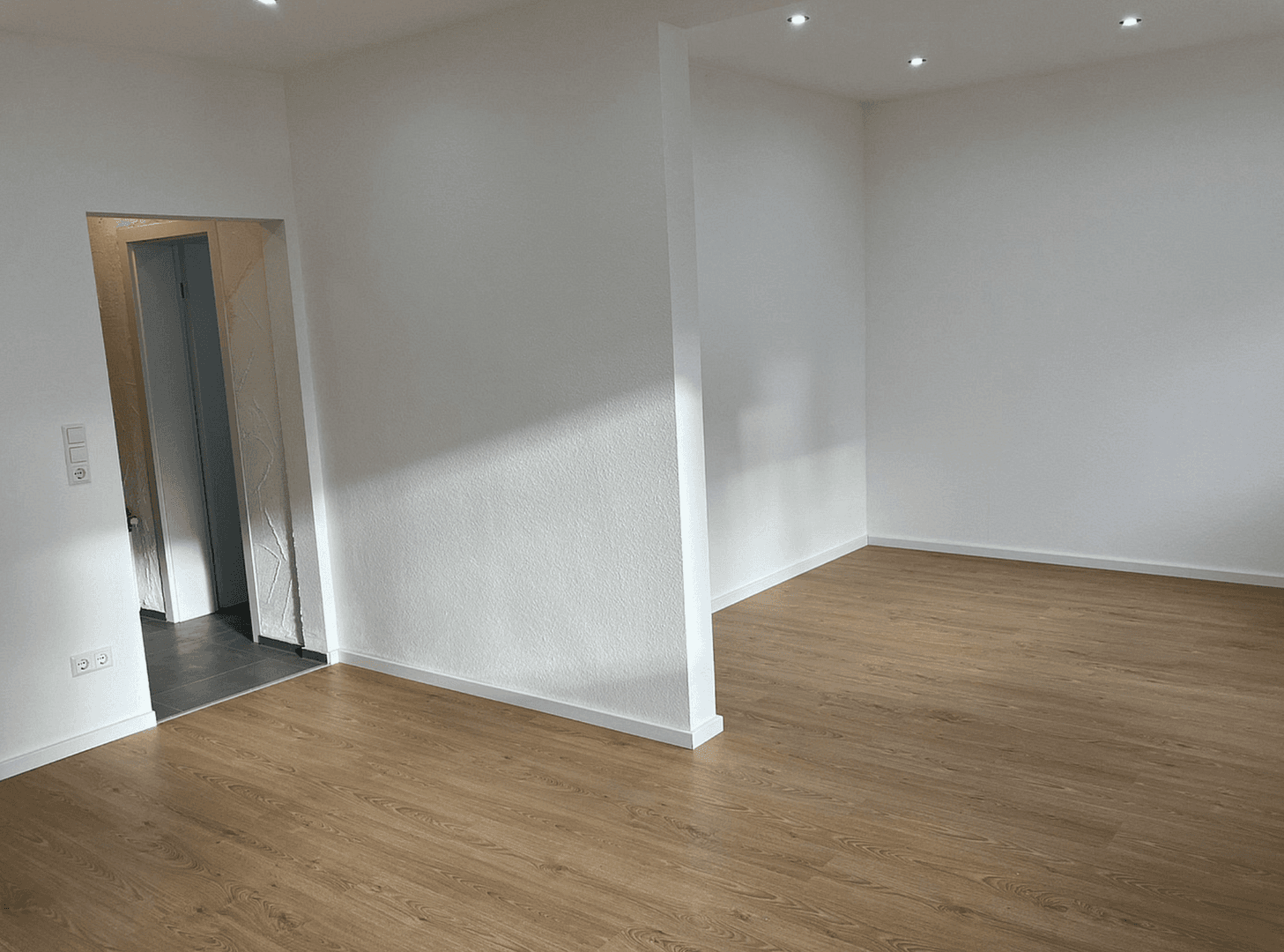 Predaj domu 164 m², pozemek 181 m², Rauenberg, Bádensko-Wurttembersko Predaj domu 164 m², pozemek 181 m², Rauenberg, Bádensko-Wurttembersko