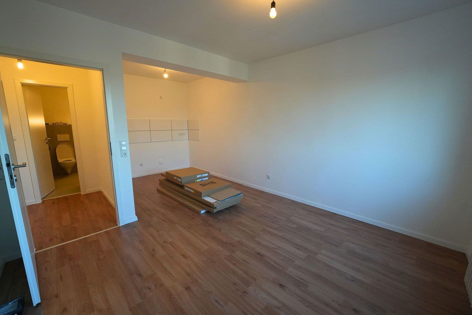 Prenájom bytu 3-izbový 58 m², Köln, Severné Porýnie - Westfálsko Prenájom bytu 3-izbový 58 m², Köln, Severné Porýnie - Westfálsko