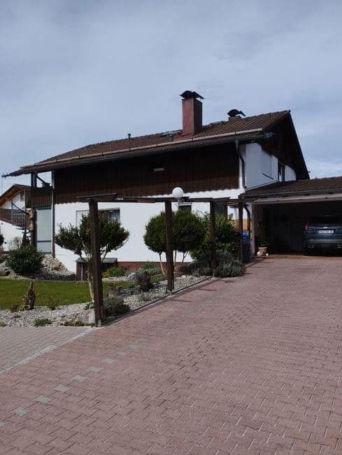 Predaj domu 240 m², pozemek 1.312 m², Waldkraiburg, Bavorsko Predaj domu 240 m², pozemek 1.312 m², Waldkraiburg, Bavorsko