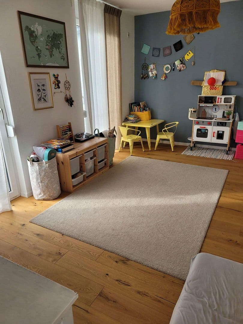 Predaj domu 140 m², pozemek 215 m², Kirchheim unter Teck, Bádensko-Wurttembersko Predaj domu 140 m², pozemek 215 m², Kirchheim unter Teck, Bádensko-Wurttembersko