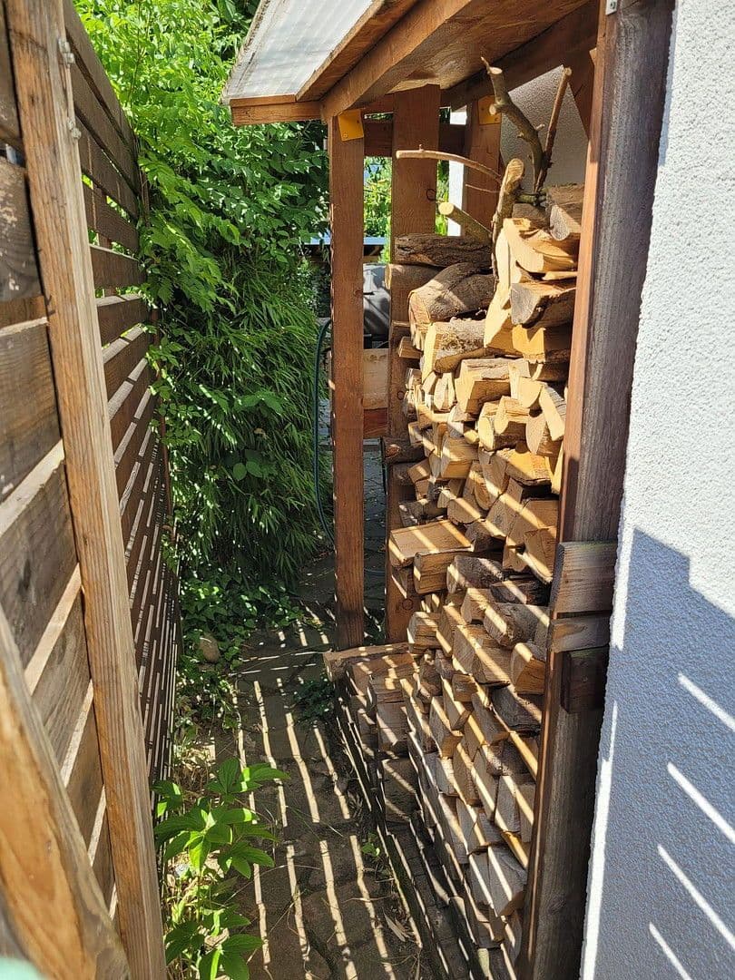 Predaj domu 140 m², pozemek 215 m², Kirchheim unter Teck, Bádensko-Wurttembersko Predaj domu 140 m², pozemek 215 m², Kirchheim unter Teck, Bádensko-Wurttembersko