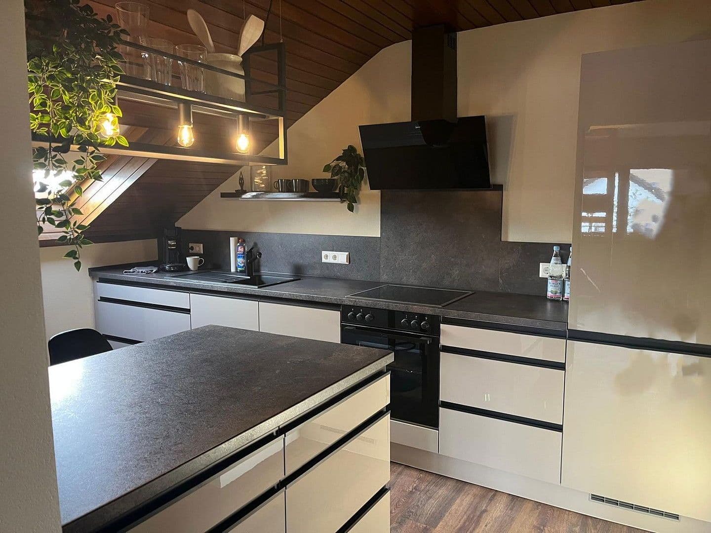 Predaj bytu 2-izbový 79 m², Bruchsal, Bádensko-Wurttembersko Predaj bytu 2-izbový 79 m², Bruchsal, Bádensko-Wurttembersko