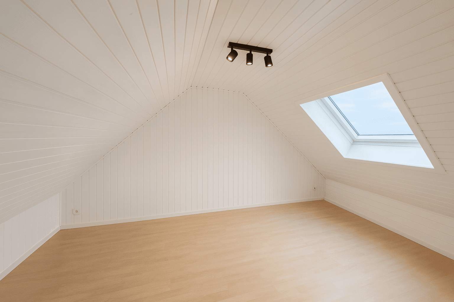 Prenájom bytu 4-izbový 78 m², Spraulache 27, Brühl, Bádensko-Wurttembersko Prenájom bytu 4-izbový 78 m², Spraulache 27, Brühl, Bádensko-Wurttembersko