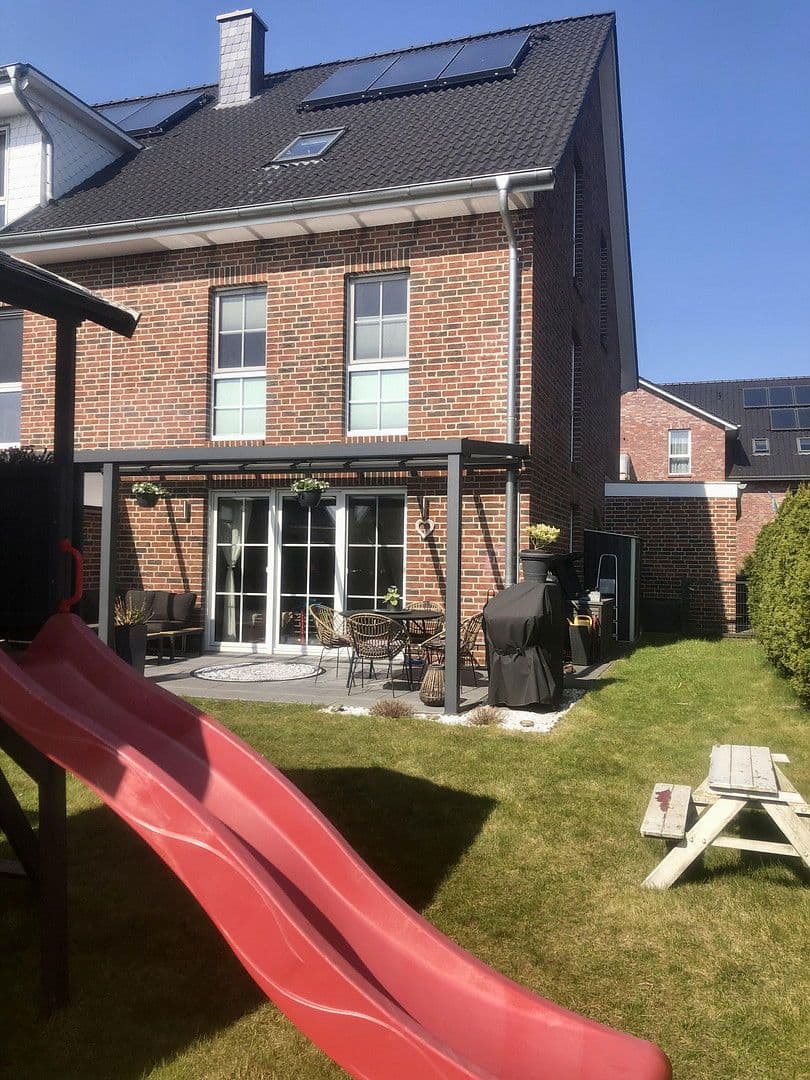 Predaj domu 137 m², pozemek 318 m², Hamburg, Hamburg Predaj domu 137 m², pozemek 318 m², Hamburg, Hamburg