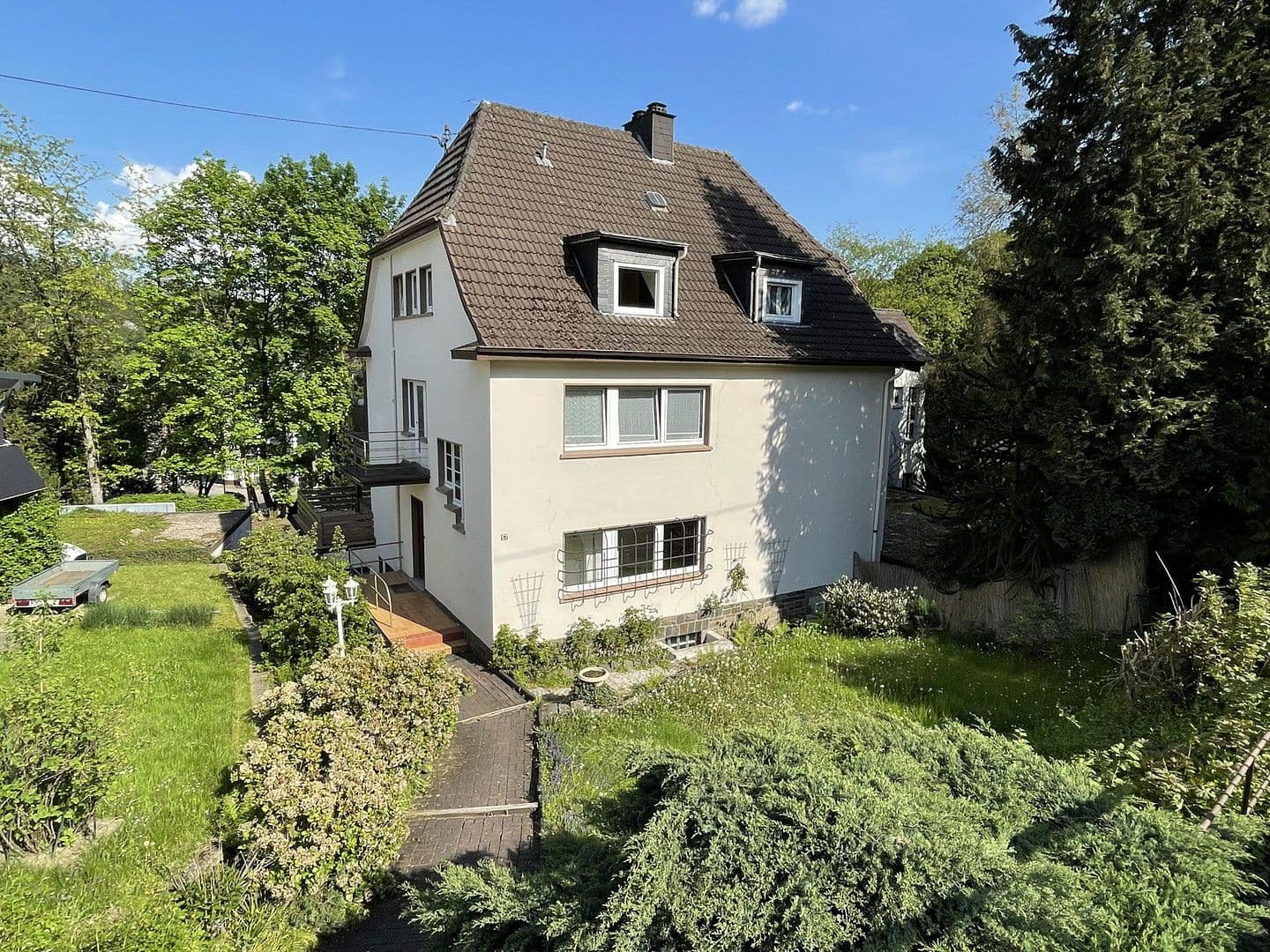 Predaj domu 482 m², pozemek 1.733 m², Hindenburgstr. 57 und 59, Gummersbach, Severné Porýnie - Westfálsko Predaj domu 482 m², pozemek 1.733 m², Hindenburgstr. 57 und 59, Gummersbach, Severné Porýnie - Westfálsko