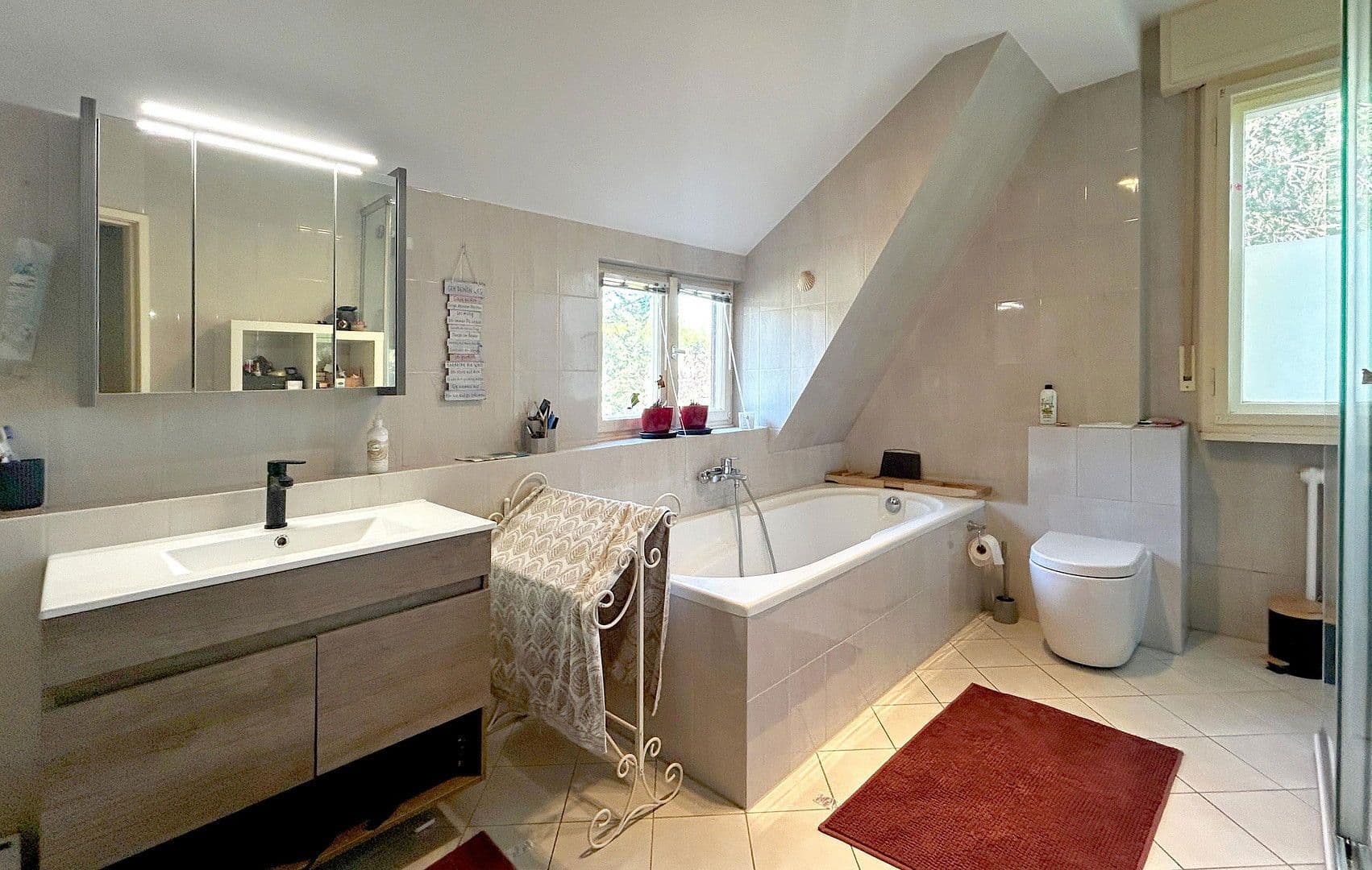 Predaj domu 214 m², pozemek 903 m², Potsdam, Brandenbursko Predaj domu 214 m², pozemek 903 m², Potsdam, Brandenbursko